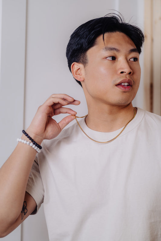 Men wearing 3mm cuban chain necklace