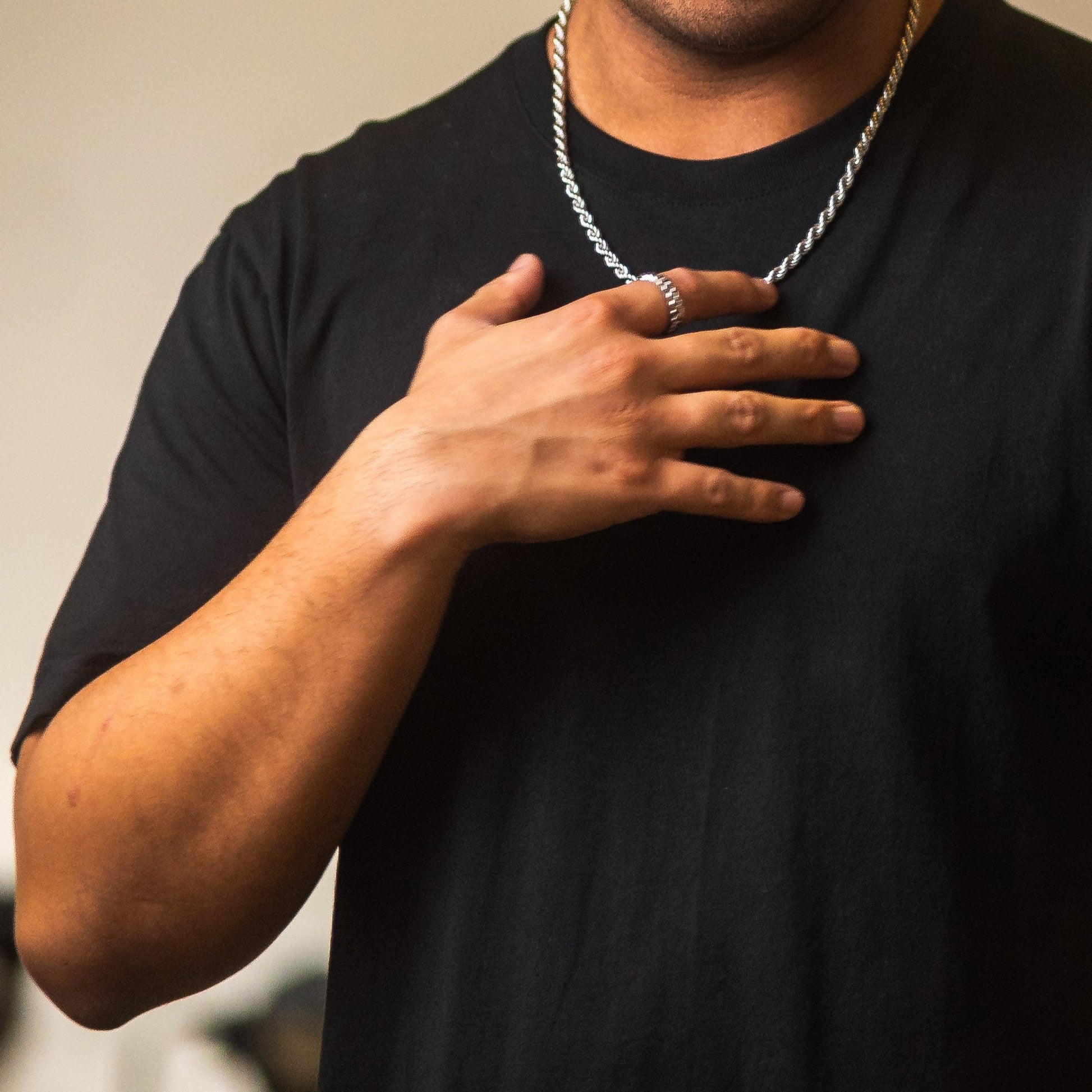 men wearing rope chain necklace