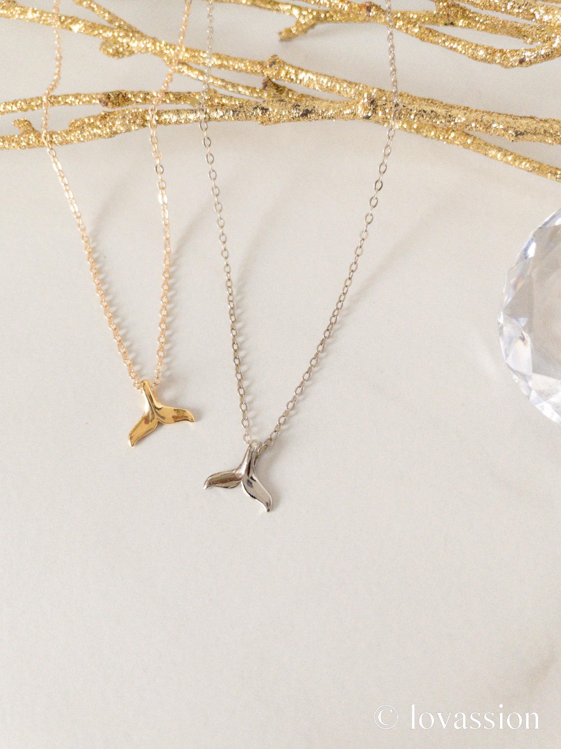 14K Tiny Whale Tail Necklace - Lovassion