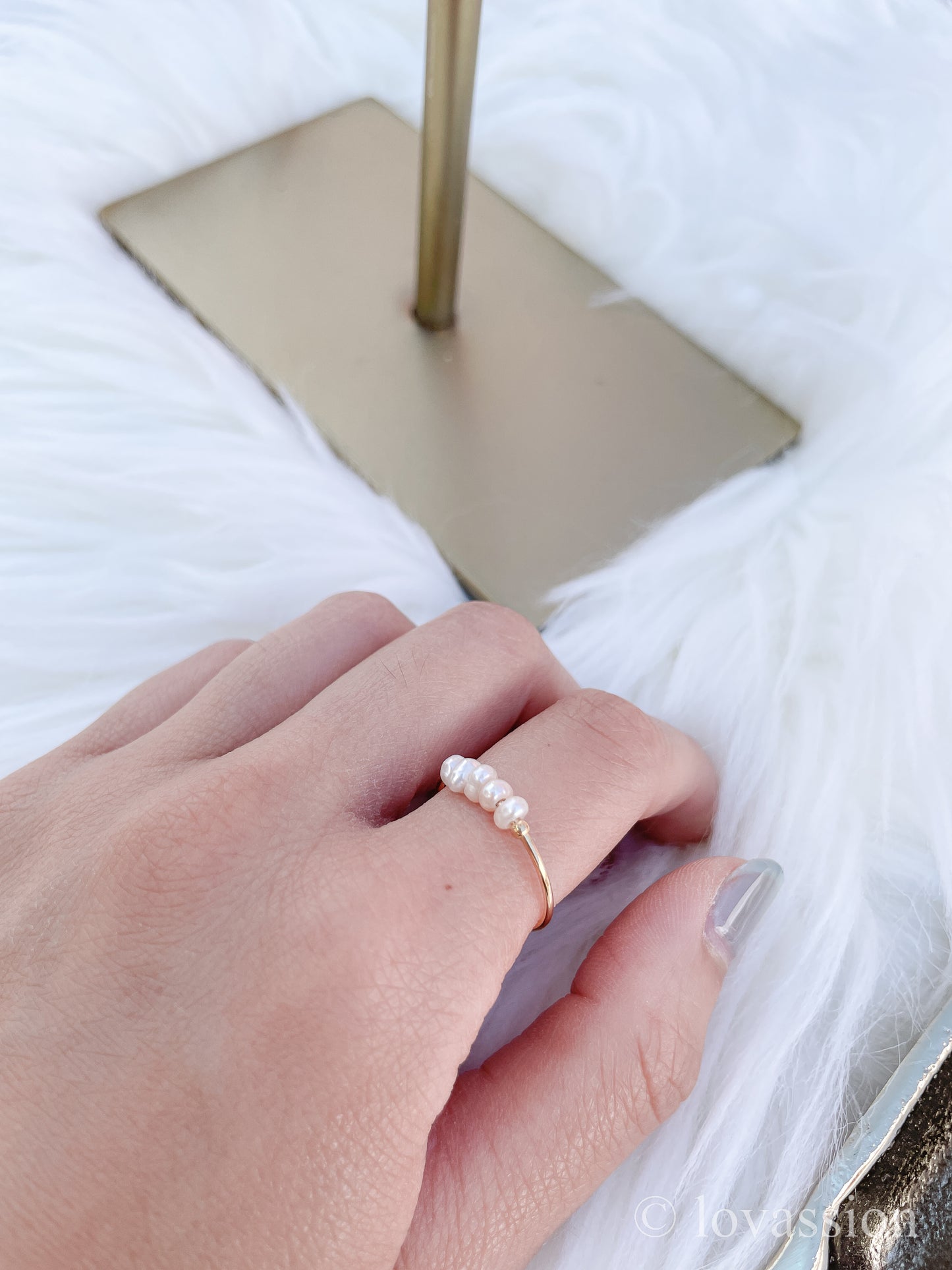 Bague à pois 14 carats et bague empilable de perles